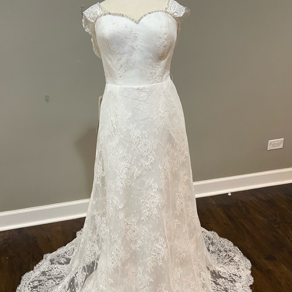 FREE Shipping! Jasmine Lace Wedding Dress